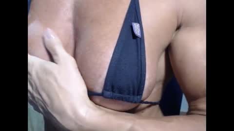 Snapshot of lusexyhot chatting on 18, 4, 2026 lusexyhot online show from 18, 4, 2026