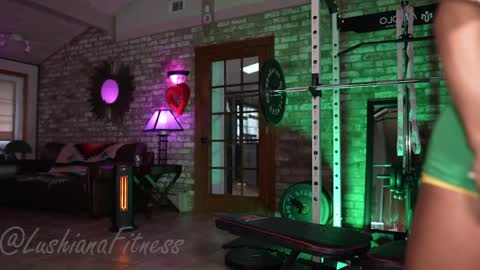 SHOWS ALL MONDAY WEDNESDAYFRIDAYSATURDAY  IN THE MORNING online show from 23, 3, 2026