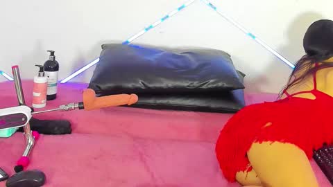 Snapshot of lussiewillow chatting on 26, 10, 2025 Lussie online show from 26, 10, 2025