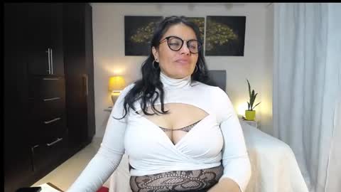 Snapshot of lust_mom chatting on 22, 5, 2026 Angela 3 online show from 22, 5, 2026