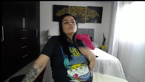 Snapshot of lust_mom chatting on 23, 5, 2026 Angela 3 online show from 23, 5, 2026
