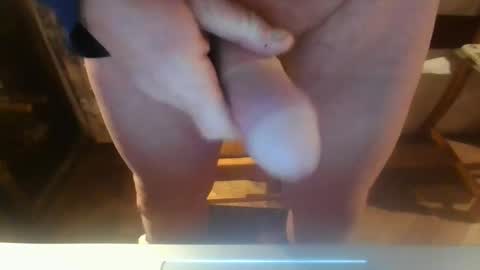 Snapshot of luvcamgirlz chatting on 4, 3, 2025 luvcamgirlz online show from 4, 3, 2025