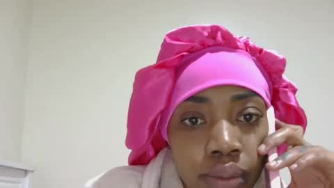 Snapshot of luvvroyale chatting on 11, 11, 2025 luvvRoyale online show from 11, 11, 2025