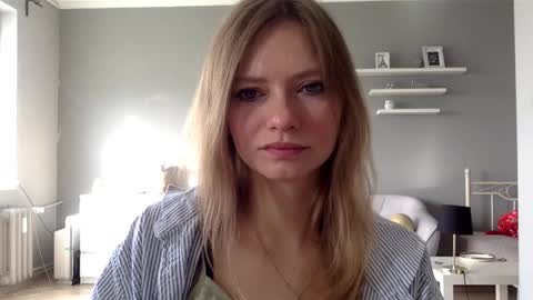 Snapshot of lux_millie chatting on 8, 3, 2026 Millie online show from 8, 3, 2026