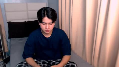 queen lux online show from 8, 3, 2025