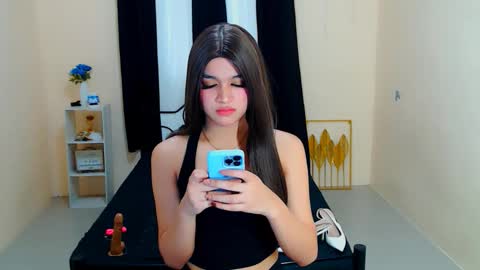 queen lux online show from 23, 9, 2025