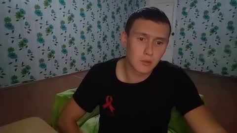 Snapshot of luxeboy_ chatting on 26, 9, 2025 Mike online show from 26, 9, 2025