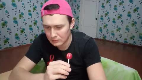 Snapshot of luxeboy_ chatting on 12, 11, 2025 Mike online show from 12, 11, 2025