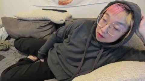 Snapshot of luxgray chatting on 4, 12, 2024 LuxGray online show from 4, 12, 2024