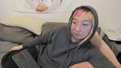 Snapshot of luxgray chatting on 5, 12, 2024 LuxGray online show from 5, 12, 2024