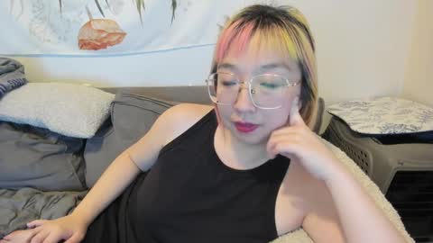 Snapshot of luxgray chatting on 18, 12, 2024 LuxGray online show from 18, 12, 2024