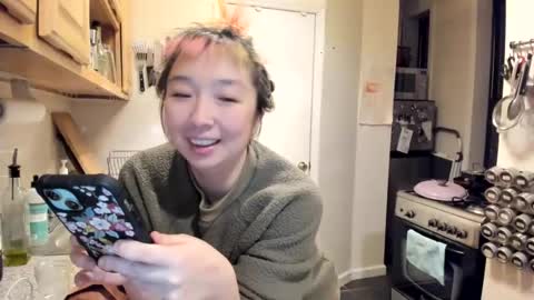 Snapshot of luxgray chatting on 30, 12, 2024 LuxGray online show from 30, 12, 2024