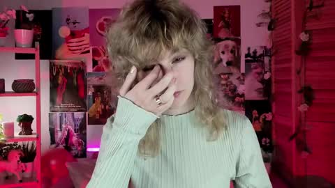 Snapshot of luxrayi chatting on 8, 1, 2025 Ray online show from 8, 1, 2025