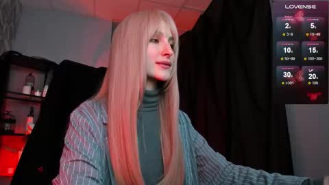 Snapshot of luxrayi chatting on 21, 10, 2025 Ray online show from 21, 10, 2025