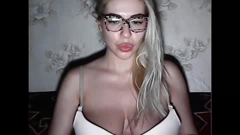 Snapshot of luxsonyastar chatting on 4, 12, 2024 LuxSonyaStar online show from 4, 12, 2024