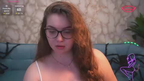 luxsopphia_ online show from 30, 10, 2025