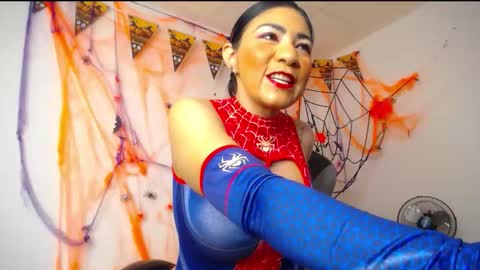 luzcastillo07 online show from 30, 10, 2025