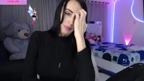 Lyann  online show from 25, 11, 2025