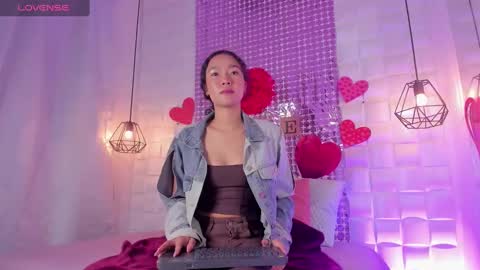 Lyhana Lee online show from 17, 2, 2025