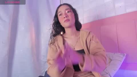 Lyhana Lee online show from 12, 3, 2025