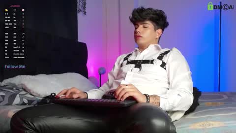 Lyle Bennett Freelance Model online show from 26, 10, 2025