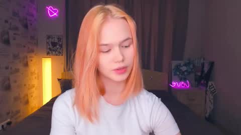 Cozy Lynns room online show from 13, 2, 2026