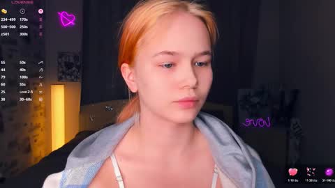 Cozy Lynns room online show from 15, 2, 2026