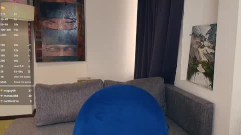 Cozy Lynns room online show from 25, 4, 2026