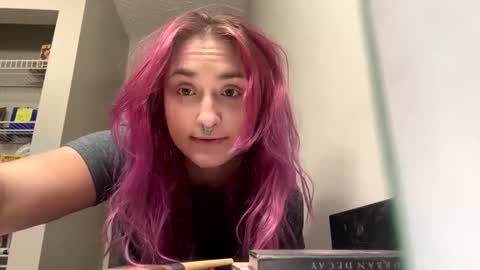 Lynn  online show from 18, 12, 2025