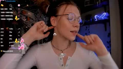 Snapshot of lyra_thenymph chatting on 17, 10, 2025 Lyra online show from 17, 10, 2025