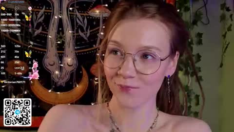 Snapshot of lyra_thenymph chatting on 21, 11, 2025 Lyra online show from 21, 11, 2025