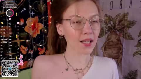 Snapshot of lyra_thenymph chatting on 28, 11, 2025 Lyra online show from 28, 11, 2025