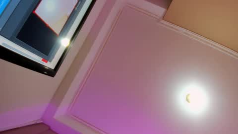 Lyravendrell online show from 21, 12, 2025