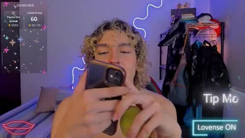 Snapshot of lyric_mirage chatting on 22, 12, 2025 Lyric online show from 22, 12, 2025