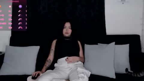 lyshana online show from 4, 3, 2025