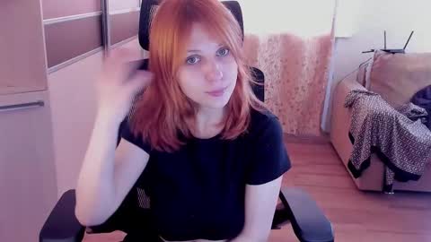 Snapshot of lyssan_xo chatting on 15, 10, 2025 lyssan_xo online show from 15, 10, 2025