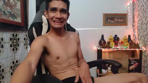 Snapshot of lyubovmoya3 chatting on 27, 12, 2024 SWEETPINOY online show from 27, 12, 2024