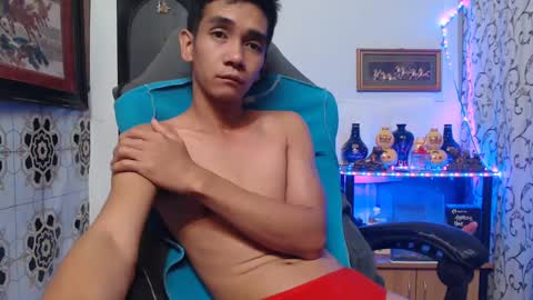 Snapshot of lyubovmoya3 chatting on 2, 1, 2025 SWEETPINOY online show from 2, 1, 2025