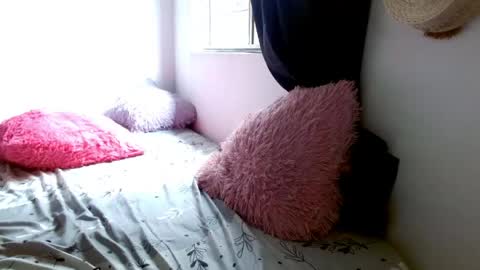 maaddy_thompson online show from 16, 4, 2026