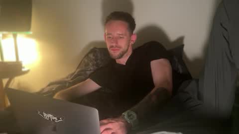 Snapshot of macebre chatting on 19, 9, 2025 my beautiful long dick will make you happy online show from 19, 9, 2025