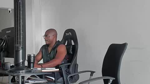 MACKBIG DICK im a damn dominant I like ATMs INSTAGRAM Edwinaragonc online show from 27, 9, 2025