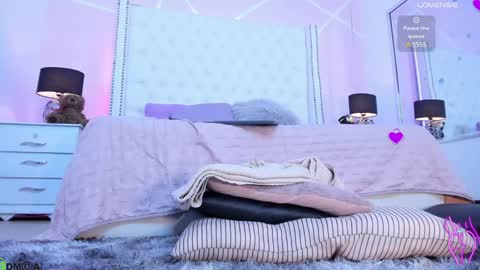 Mackenzie online show from 9, 1, 2025