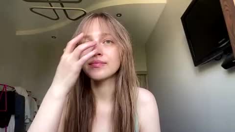 Snapshot of madalyneaks chatting on 25, 7, 2026 Lilo online show from 25, 7, 2026