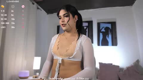 Snapshot of madam_osher chatting on 13, 11, 2025 madam_osher online show from 13, 11, 2025