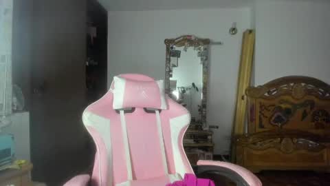 Snapshot of madam_sativa chatting on 27, 4, 2026 di online show from 27, 4, 2026