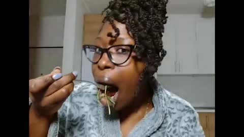 YourMadamIndigo online show from 3, 2, 2026