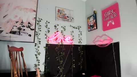 Snapshot of maddi_avalon chatting on 14, 1, 2025 Maddi Avalon online show from 14, 1, 2025