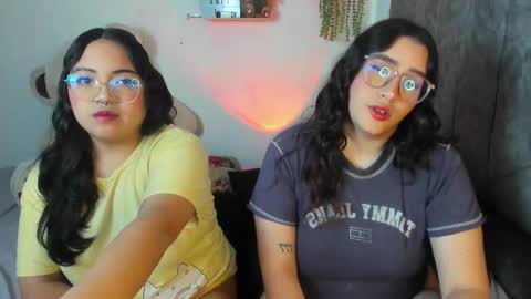 Maddie and Chelsea online show from 29, 11, 2025