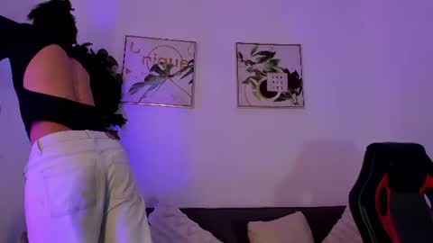 Maddie Ray online show from 19, 6, 2026