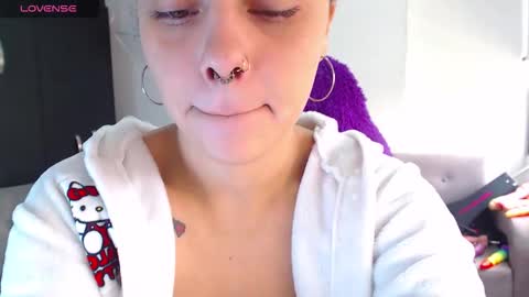 maddiie and clyde online show from 26, 3, 2026